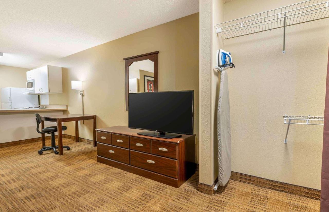 Extended America - - Airport Hotel